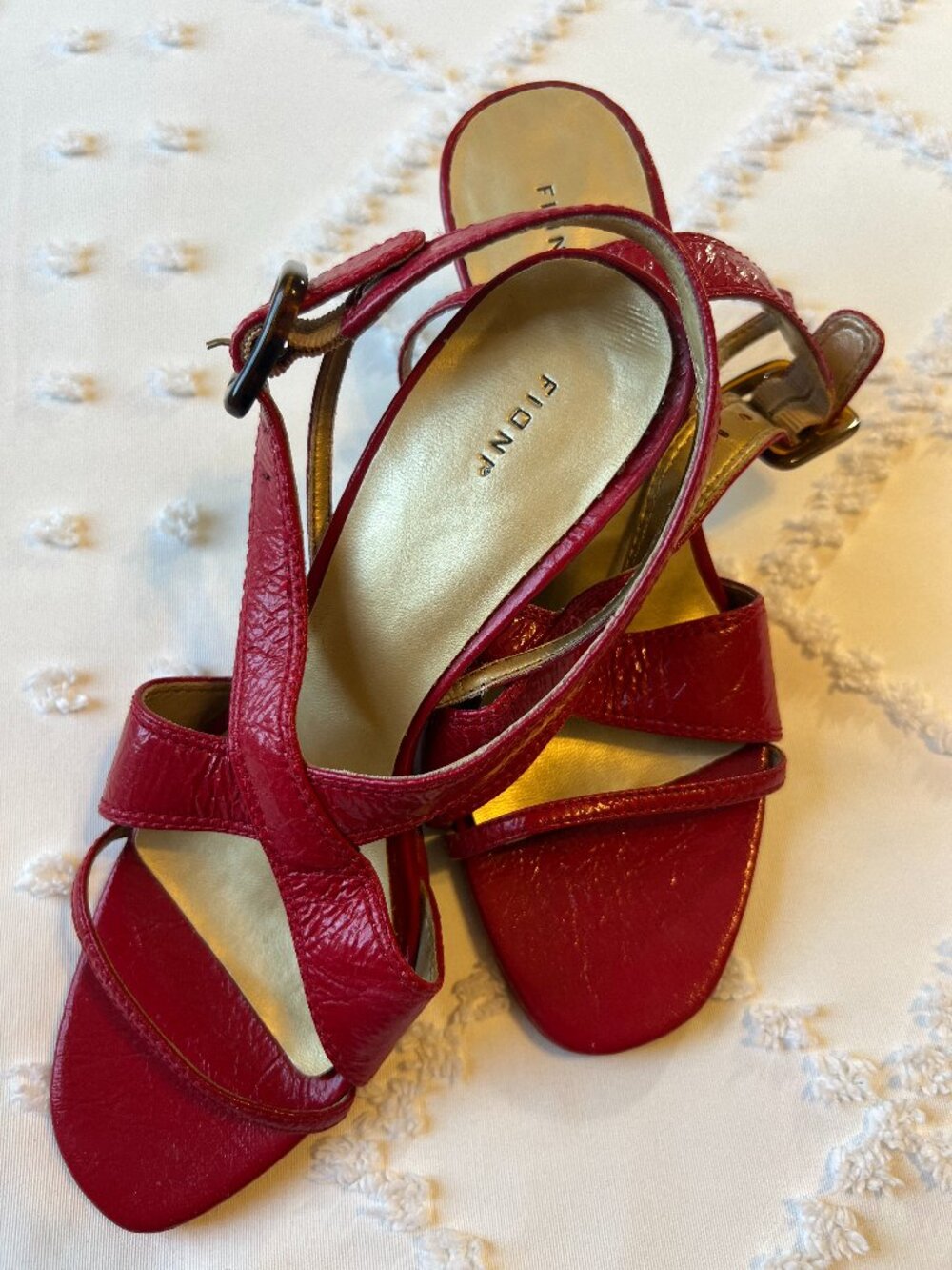 Fioni Red Patent Cross-Strap Sandal Heels with Buckle Detail SIZE 7